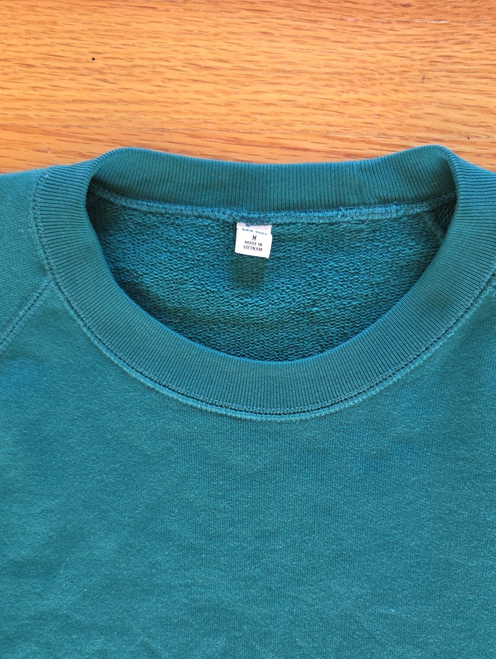 Uniqlo Dark Teal Cropped Sweatshirt Size Medium